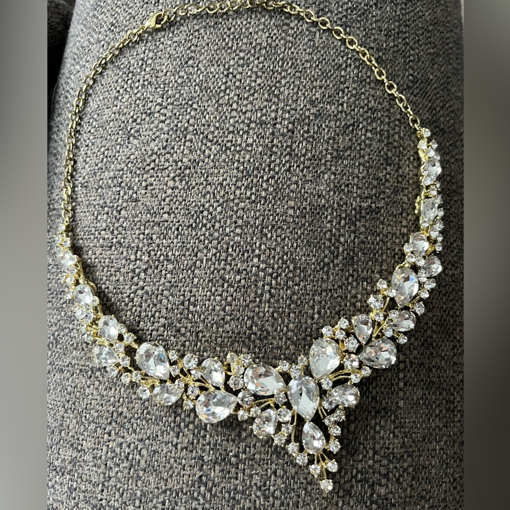 Elegant statement, necklace